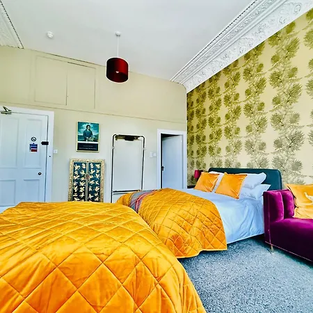 Scot Townhouse 4*