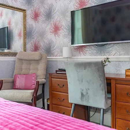 The Gifford Konukevi