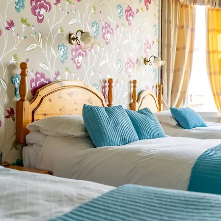 Gifford House 4*
