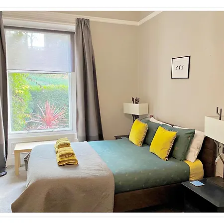 Beautifully Decorated 2bed Apt- Gem In Center *