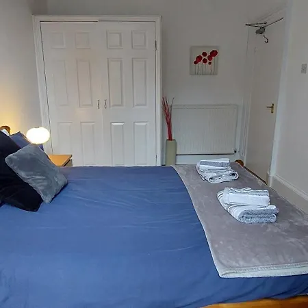 Apartamento Lauriston Place - Spacious 2 Bedroom *