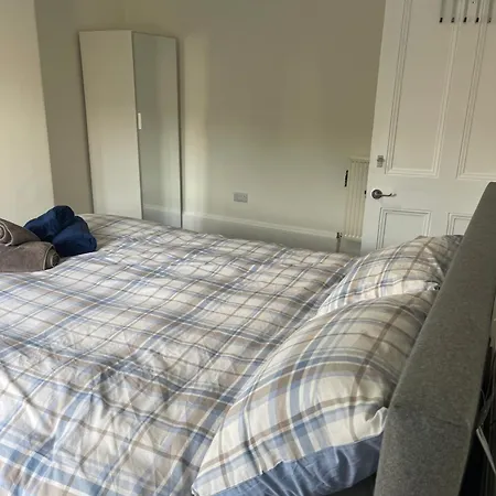 Entire Victorian House 2br - 4 Guests