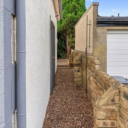 Edinburgh Royal Infirmary Hospital Airport Free Prosecco Daily Breakfast Apartment *