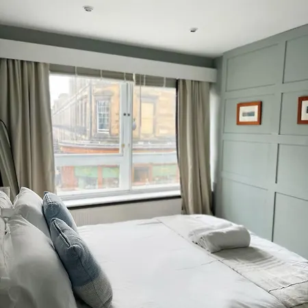 Apartment Duplex - Centre 4-bed Retreat