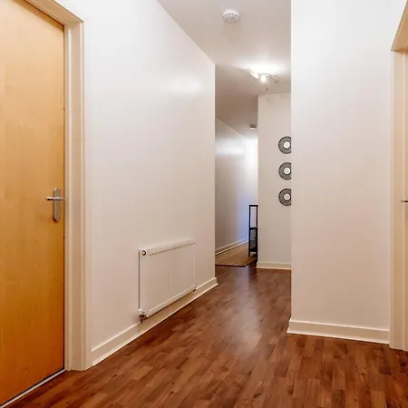 Charming 3-bed Free Parking West End *