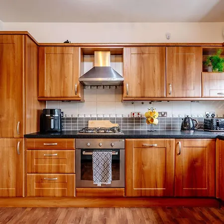 Apartament Charming 3-bed Free Parking West End