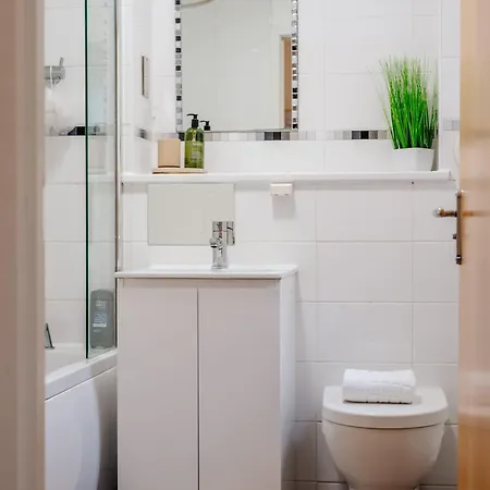Appartement Charming 3-bed Free Parking West End *