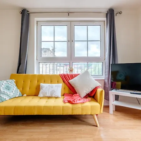 Chic 2-bed Near Centre Appartamento Edimburgo