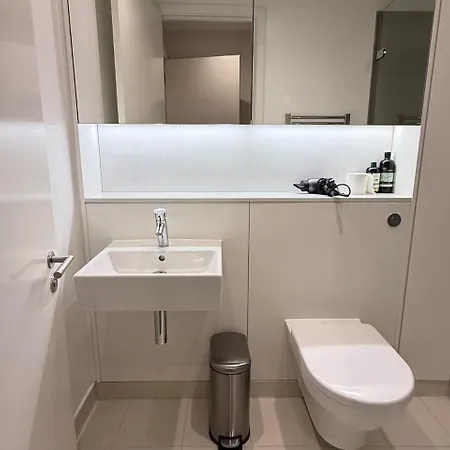 Modern & Lovely - One-bed Edinburg