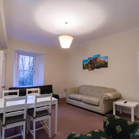 Central Edinburgh Apartment By The Castle Daire *