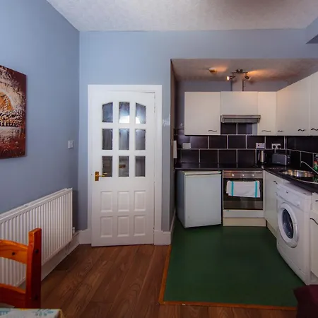 Central Edinburgh Apartment By The Castle Daire