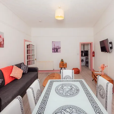 Central Edinburgh Apartment By The Castle Lejlighed