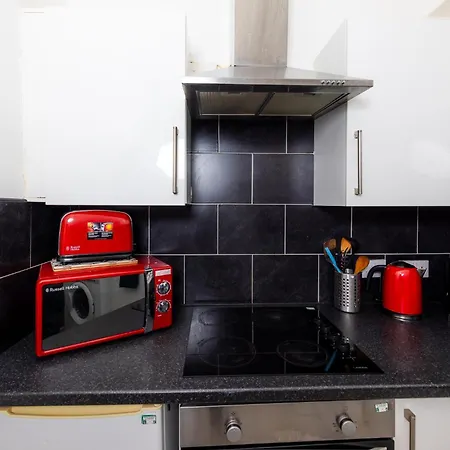 Central Edinburgh Apartment By The Castle Edinburgh