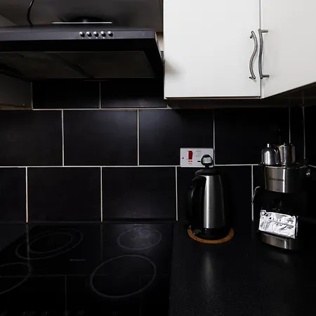 Central Edinburgh Apartment By The Castle *