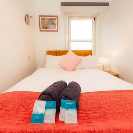 Central Edinburgh Apartment By The Castle Daire Edinburgh