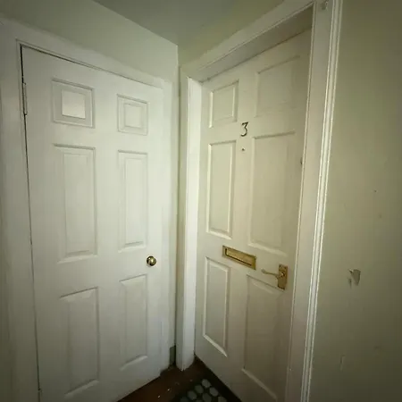 1st Floor Flat In Centre Location * إدنبرة