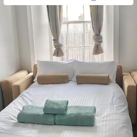 Apartment 3rd Floor 2 Bedrooms Flat In Old Town Of Edinburgh