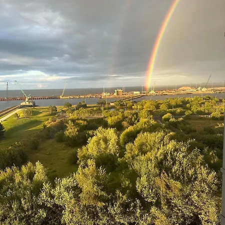 Ocean View Flat With Cozy Vibes *