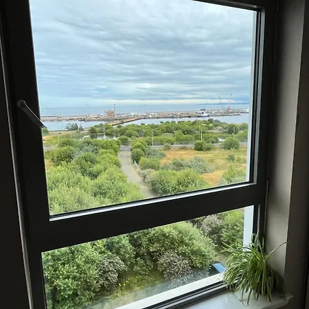 Ocean View Flat With Cozy Vibes *