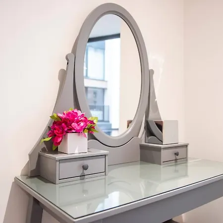 Lovely 1-bedroom Unit Near Castle