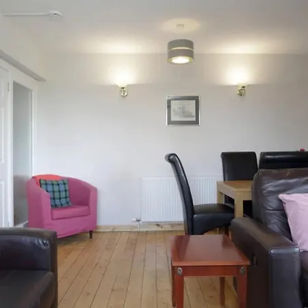 Family-friendly Flat Walkable From Princess Street アパート エディンバラ