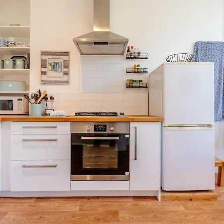 Coastal 1 Bed Steps To Free Park