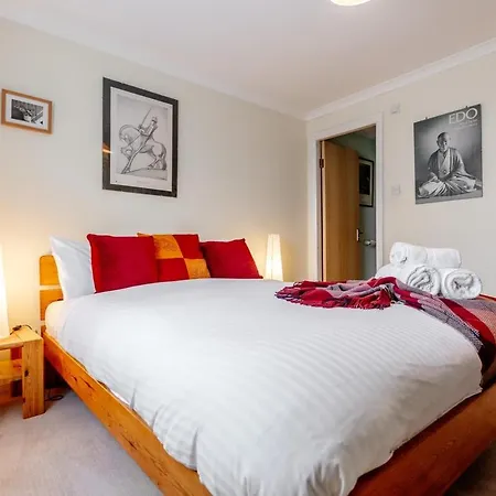 Homely 2-bed Free Park Διαμέρισμα