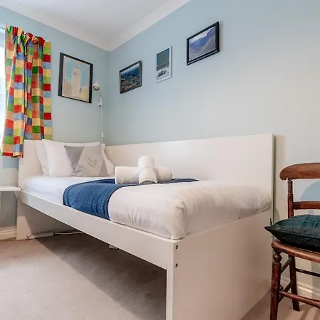 Διαμέρισμα Homely 2-bed Free Park