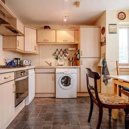 Appartamento Homely 2-bed Free Park *