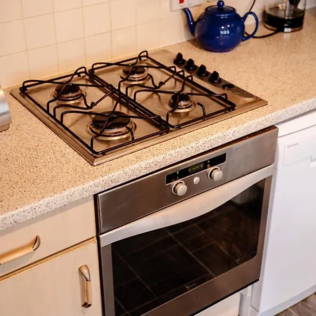 Homely 2-bed Free Park Διαμέρισμα