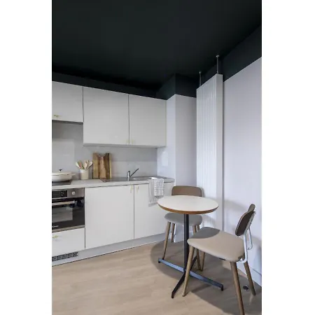 Modern With Kitchen & Ensuite In Edinburg