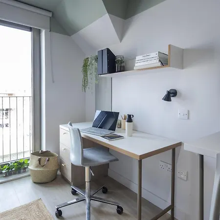 Modern With Kitchen & Ensuite In