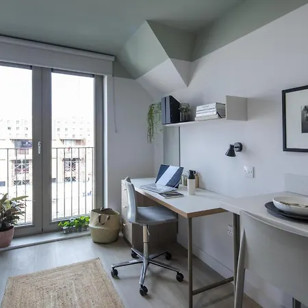 Appartement Modern With Kitchen & Ensuite In *