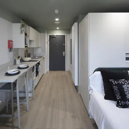Apartman Modern With Kitchen & Ensuite In Edinburgh