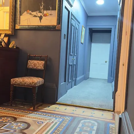 Georgian House Casa de hóspedes