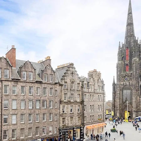 Joivy Stunning In Royal Mile *