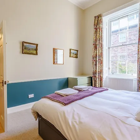 3 Bed In 79008 Appartamento Edimburgo