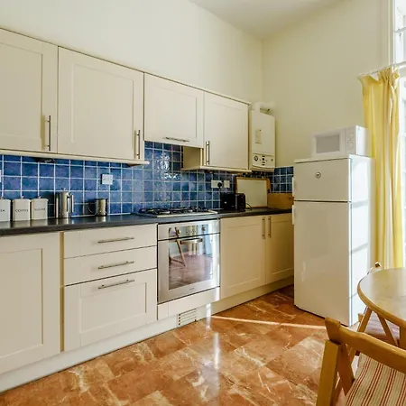 Appartamento 3 Bed In 79008