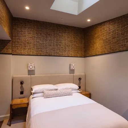 3 John's Place Townhouse