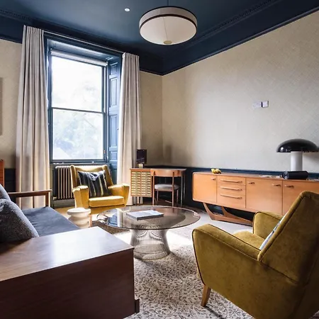3 John's Place Townhouse Hotel 4*