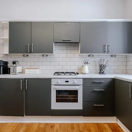 아파트 Elegant 2br On Leven St