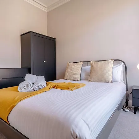 Elegant 2br On Leven St