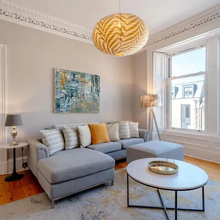 Elegant 2br On Leven St *