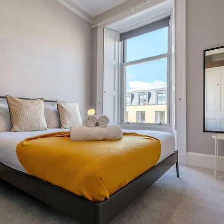 Elegant 2br On Leven St *