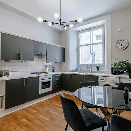 Elegant 2br On Leven St Apartamento *