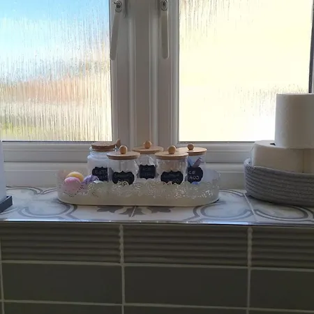 Innisfail Edi - Double With Private Bathroom ホームステイ