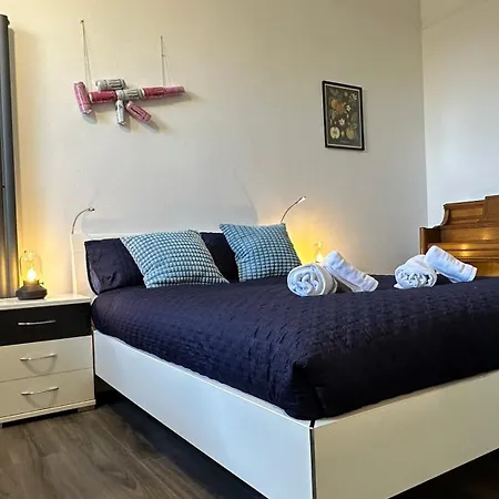 Stylish 3 Bed 2 Bath Ground Floor Main Door Flat In Marchmont