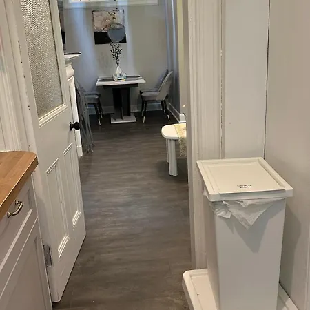 Апартаменты Stylish 3 Bed 2 Bath Ground Floor Main Door Flat In Marchmont Эдинбург