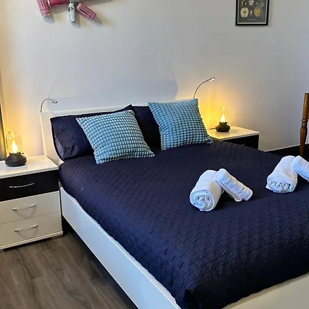 Stylish 3 Bed 2 Bath Ground Floor Main Door Flat In Marchmont