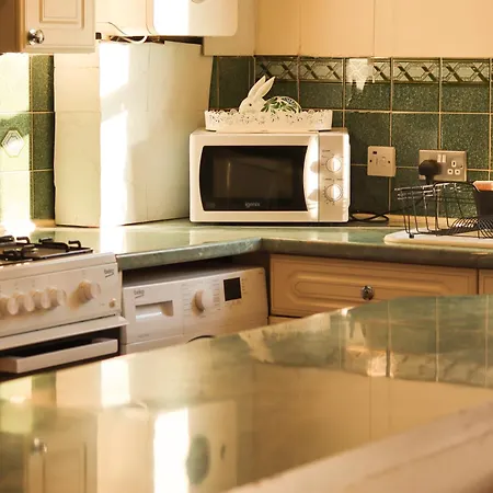 Three Bedrooms Flat In Old Town